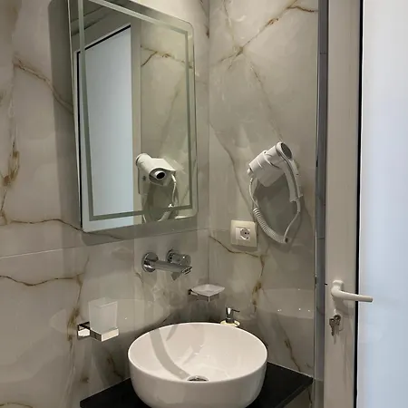 Vela Εξαμίλιο